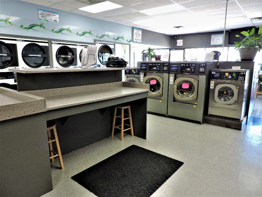 ECO-Mat laundromat: interior